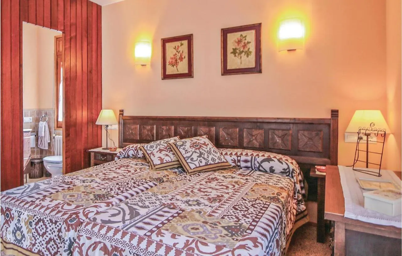 Cozy Home In Calonge With Kitchen